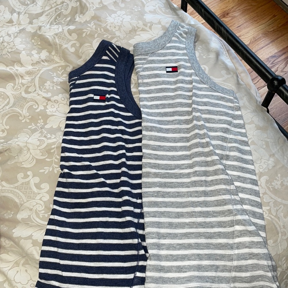 Pack of two Tommy tanks